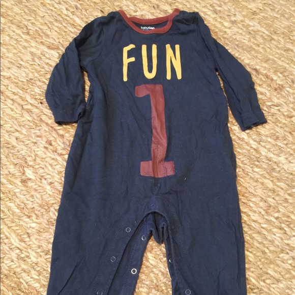 Unisex Baby Gap Onesie - Picture 1 of 3